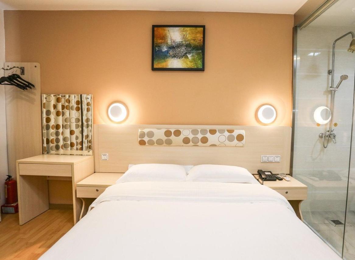The Harbour Hotel Canton Esterno foto